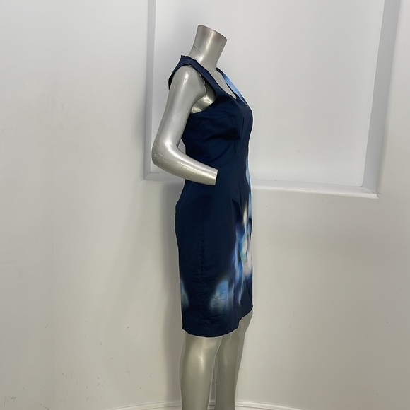 Elie Tahari Sleeveless Sheath Dress Blue Tie Dye Print Size 8 - Picture 3 of 10